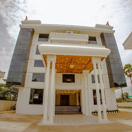 Kkm International Hotel Kuzhittura Exterior foto